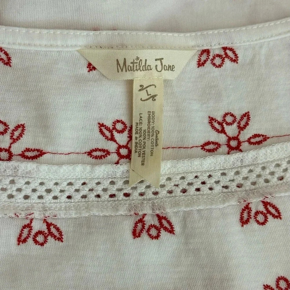 Matilda Jane | Enchanted Garden Carolina Eyelet Top Short Sleeve V Neck - Picture 6 of 7